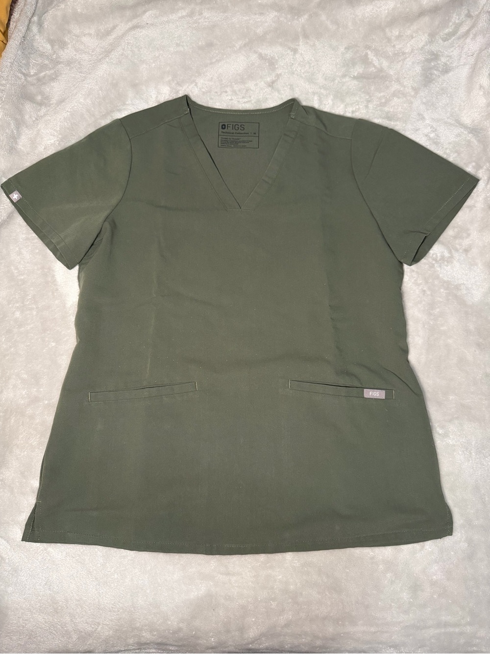 FIGS Women's V-Neck Scrub Top in Olive